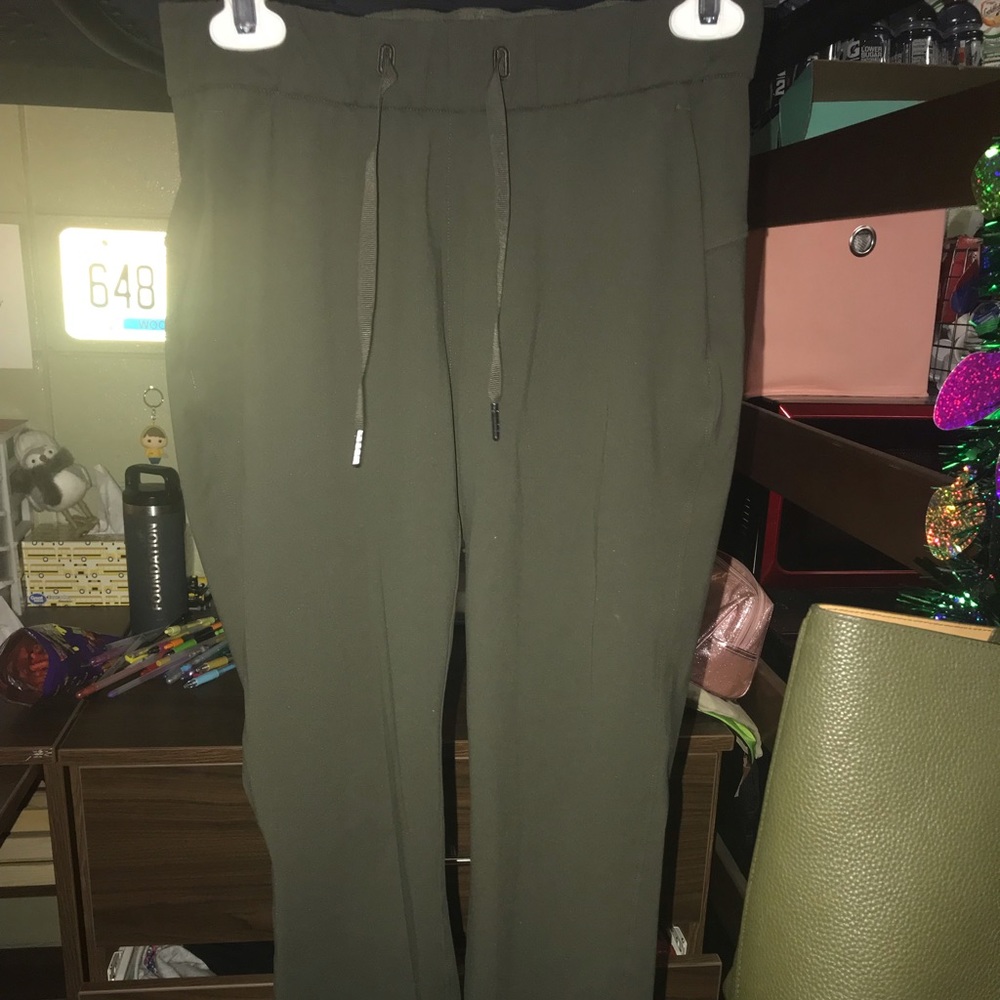 Lulu lemon. Green joggers. Size 2.